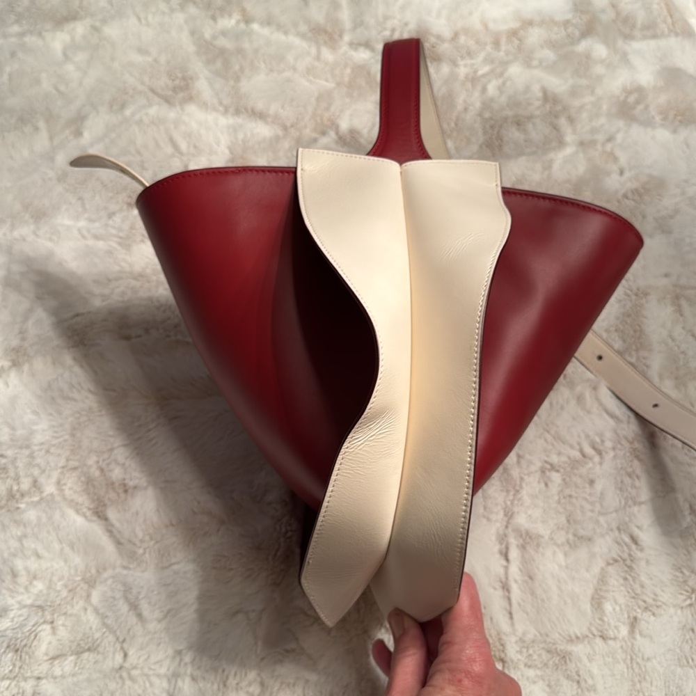 Giaquinto Italy Clutch or Bucket.
